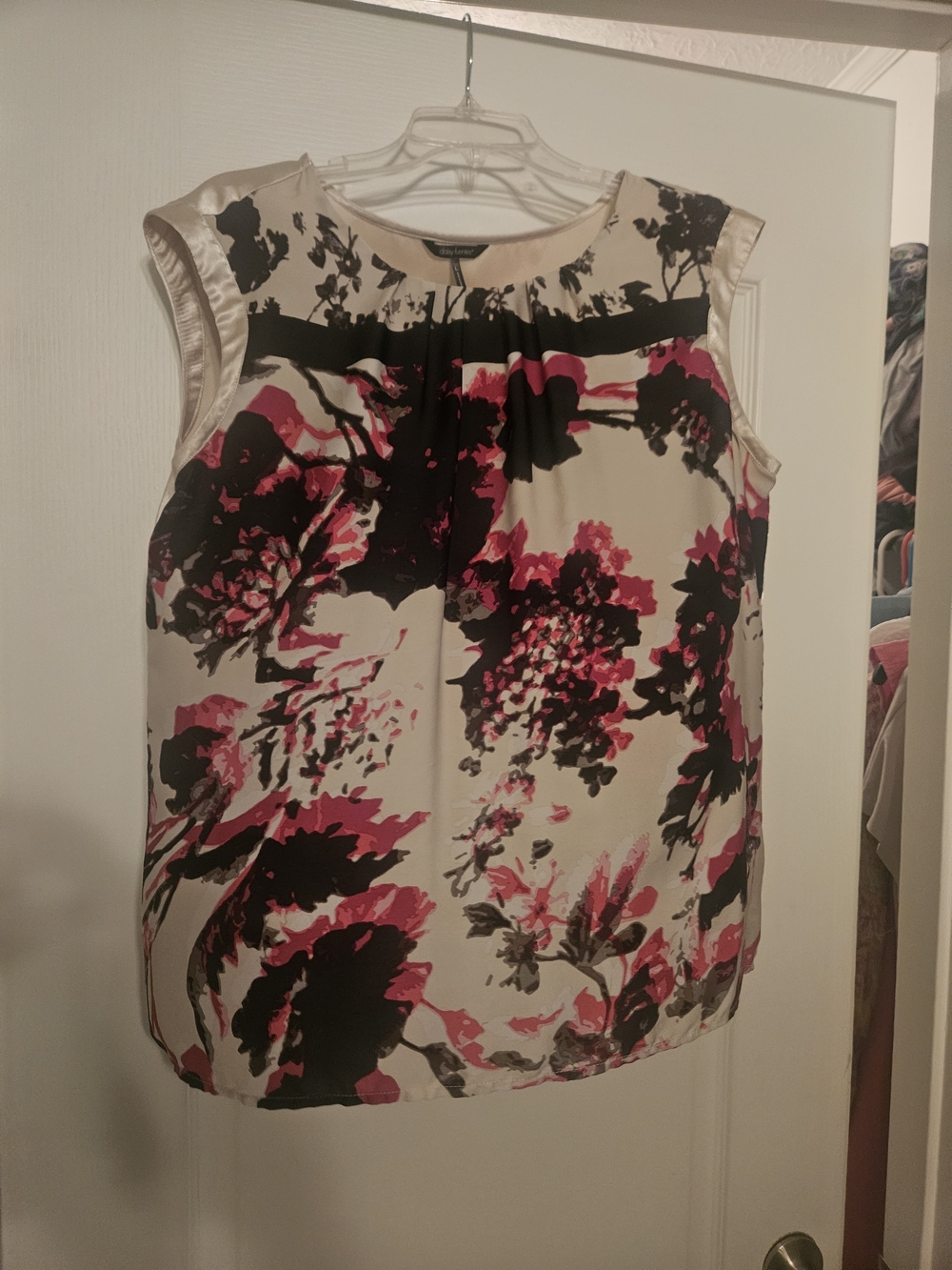 Daisy Fuentes Pink and Black Floral Cap-Sleeve Blouse